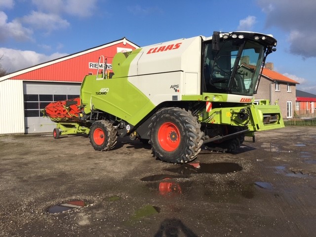 Recent afgeleverd Claas Tucano 450