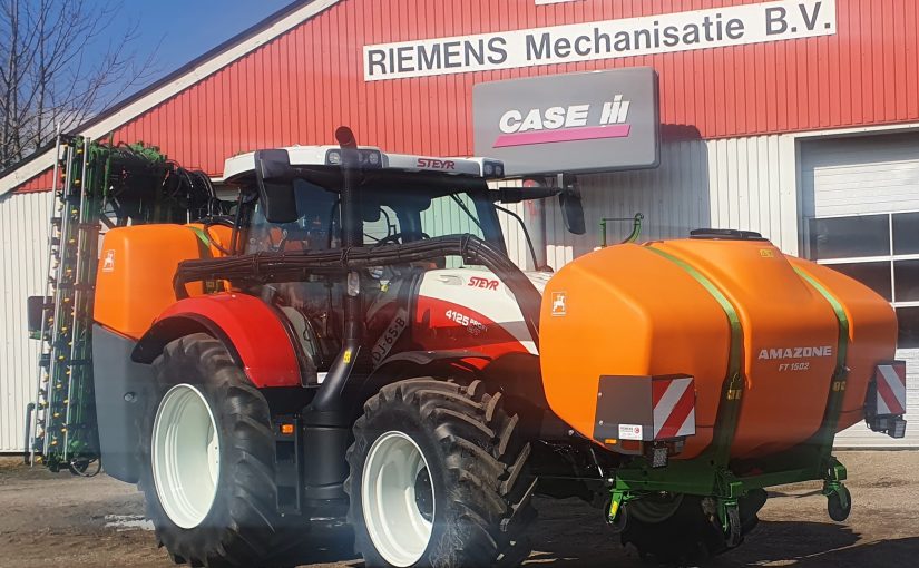 Recent afgeleverd Steyr 4125 CVT met Amazone UF 1602